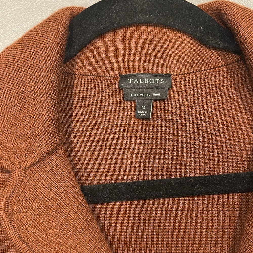 Talbots sweater blazer
Chestnut brown 💯 merino wool, size M - Picture 8 of 8